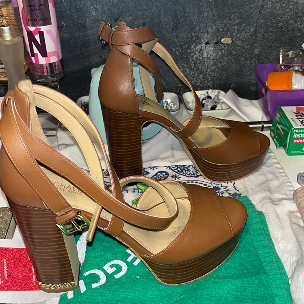 Michael Kors brown heels size 7